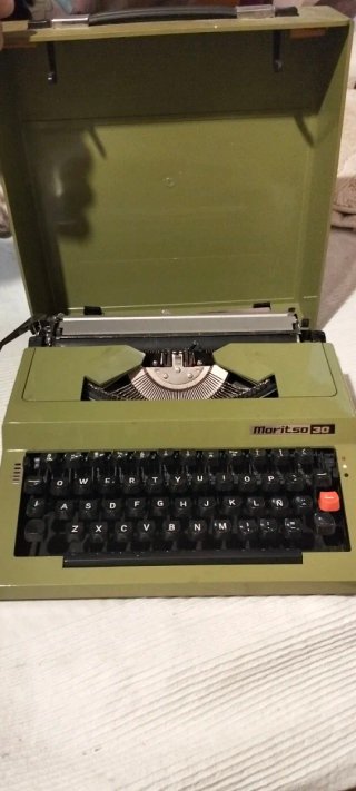 Máquina de escribir Maritsa 30