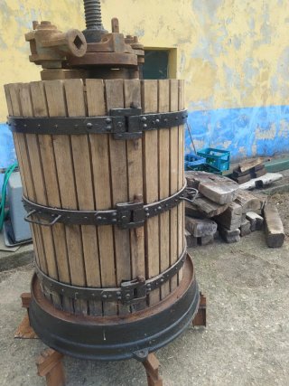 Llagar de sidra de madera