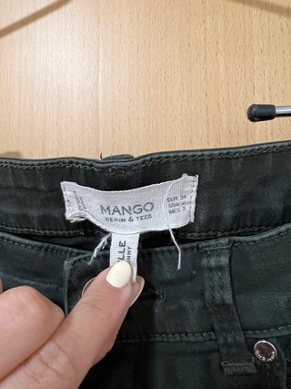 Pantalones verdes Mango skinny
