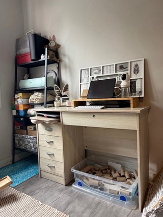 Mesa de escritorio de madera