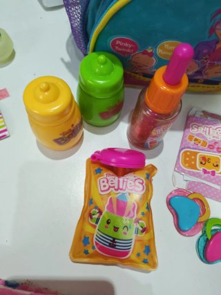 Muñeca The Bellies con mochila + accesorios