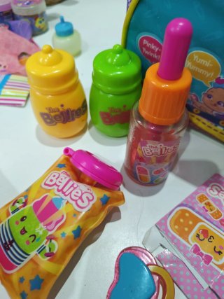 Muñeca The Bellies con mochila + accesorios
