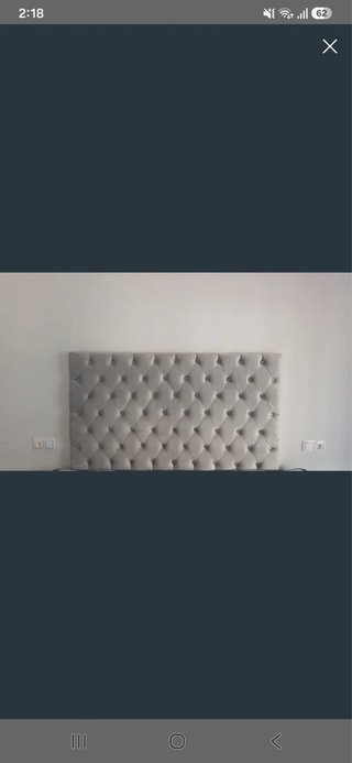 Cabezal de cama tapizado gris
