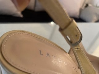 Zapatos de tacón Latouche dorados