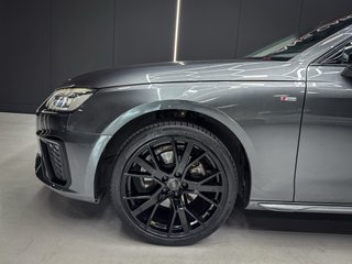 Audi A4 S-LINE BLACK LINE