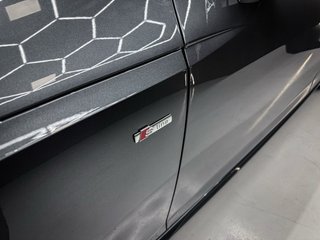 Audi A4 S-LINE BLACK LINE