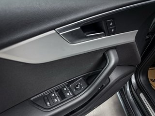 Audi A4 S-LINE BLACK LINE