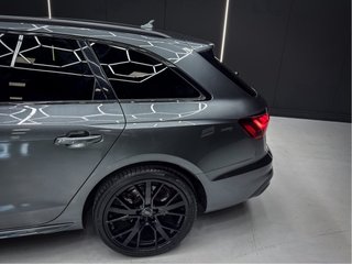 Audi A4 S-LINE BLACK LINE