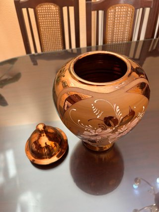 Jarrón vintage de cerámica con tapa