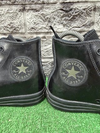 Converse nere taglia 37.5