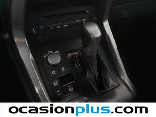 Lexus NX 300h Corporate 2WD + Navibox 145 kW (197 CV)
