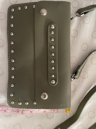 Bolso Cartera Verde con Tachuelas