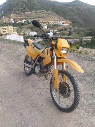 Moto Enduro Amarilla 125cc