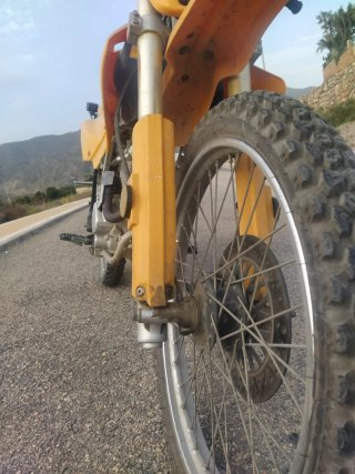 Moto Enduro Amarilla 125cc