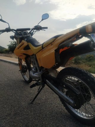 Moto Enduro Amarilla 125cc