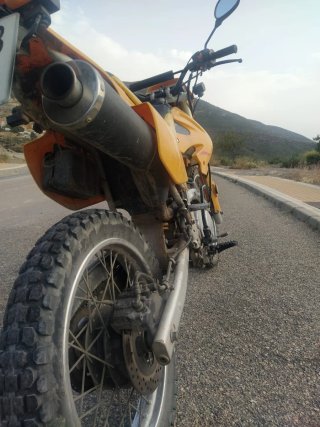 Moto Enduro Amarilla 125cc