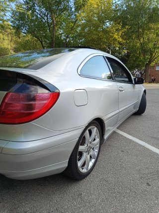 Mercedes-Benz Clase C 2004