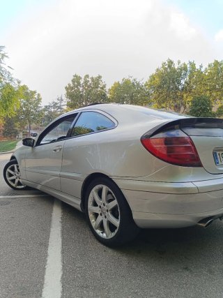 Mercedes-Benz Clase C 2004