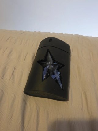 Perfume Amen de Mugler Negro