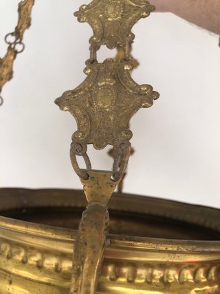 Lámpara de aceite de iglesia antigua