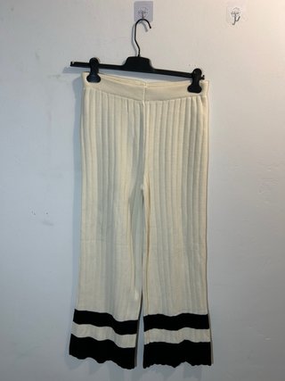 Conjunto beig negro de punto rayas XL
