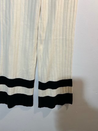 Conjunto beig negro de punto rayas XL