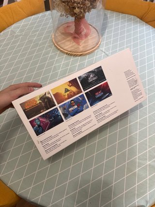 Oculus Quest 2 con caja y funda de transporte.