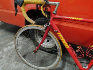 Bici da corsa Mass rossa