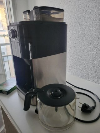 Cafetera Philips Grind & Brew con molinillo
