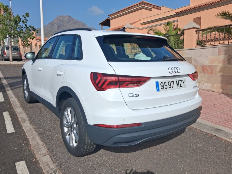 Audi Q3 Edición 150cv S Tronic 13.600km Cómo nueva - foto 1