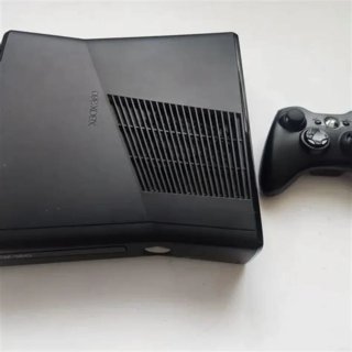 Xbox 360 Negra + 2 Mandos