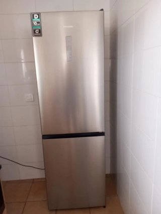 Nevera Hisense plateada