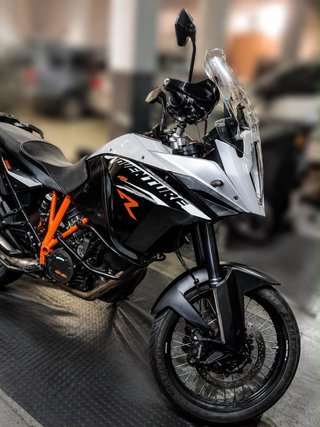 KTM 1190 Adventure R 2014 con maletas Givi