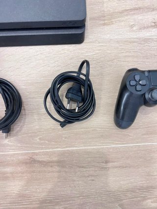 PS4 Slim 1TB Nero + 2 Giochi + Controller
