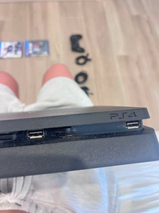 PS4 Slim 1TB Nero + 2 Giochi + Controller