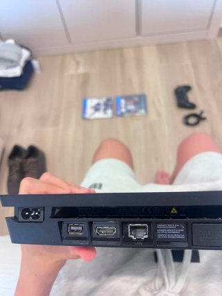 PS4 Slim 1TB Nero + 2 Giochi + Controller