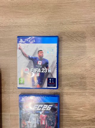 PS4 Slim 1TB Nero + 2 Giochi + Controller