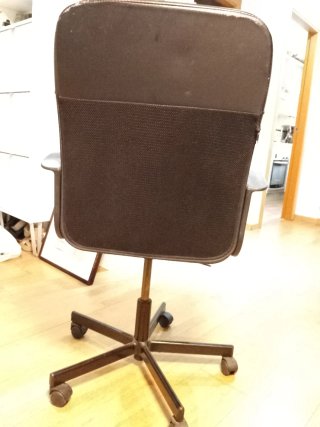 Silla de escritorio negra muy cómoda de Ikea