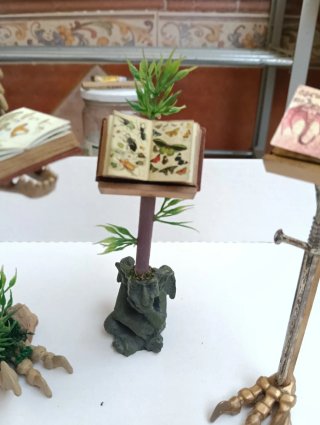 Atril 1:12 figuras y dioramas