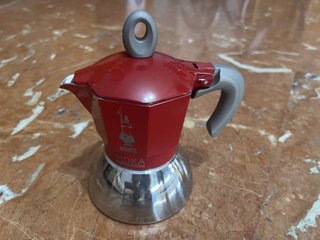 Cafetera Moka Induction Bialetti Roja
