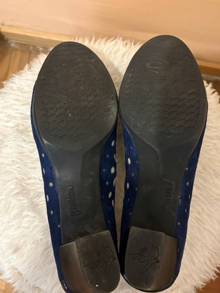 Zapatos de tacón azul marino