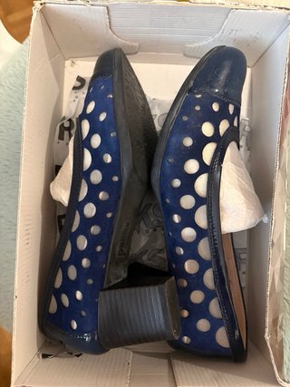 Zapatos de tacón azul marino