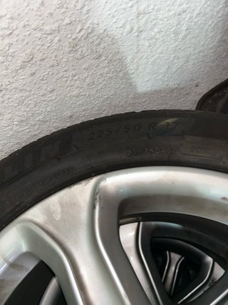 Llantas con neumáticos Michelin