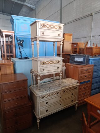Mueble tocador vintage con cajones