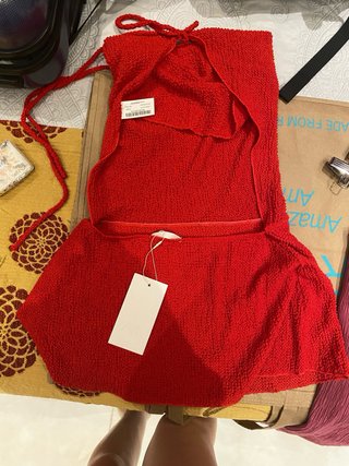 Top rojo con textura zara