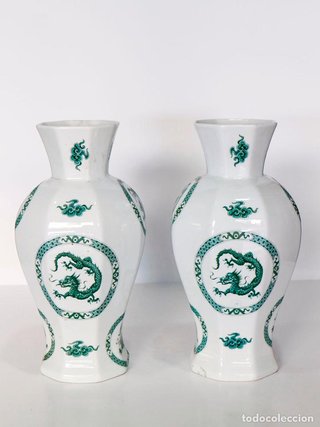 Pareja jarrones porcelana dragones verde