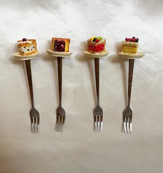 Tenedores de postre con diseño de tarta
