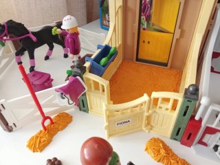 Establos Playmobil 6934 y 5108