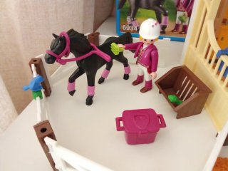 Establos Playmobil 6934 y 5108