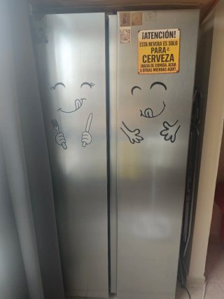 Nevera de dos puertas